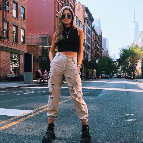 LF Pants - NWOT LF tan cargo baggy pant